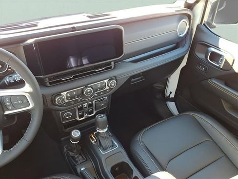 New 2026 Jeep Wrangler Unlimited Sahara AWD/4WD image 13