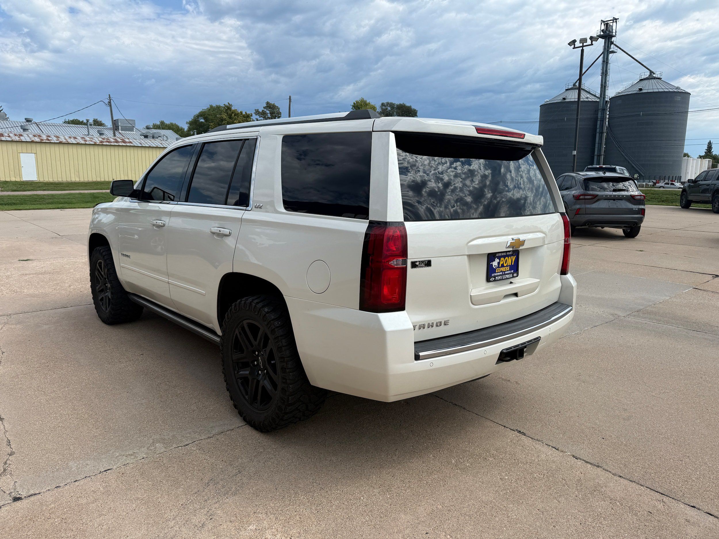 Used 2015 Chevrolet Tahoe LTZ AWD/4WD image 5