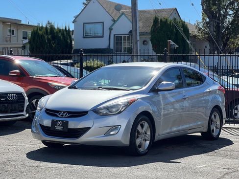 Used 2013 Hyundai Elantra GLS w/ Preferred Pkg image 3