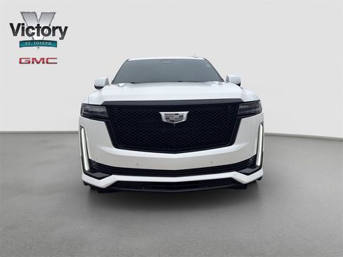 Used 2022 Cadillac Escalade Sport w/ Touring Package image 3