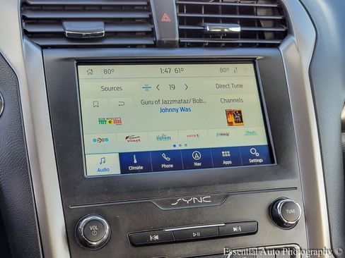 Used 2020 Ford Fusion SE image 23