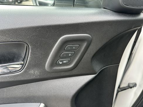 Used 2016 Honda CR-V Touring image 12