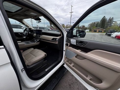 Used 2024 Lincoln Navigator L Reserve w/ Equipment Group 201A AWD/4WD image 27