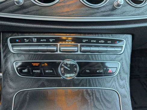 Used 2019 Mercedes-Benz E 300 4MATIC image 15
