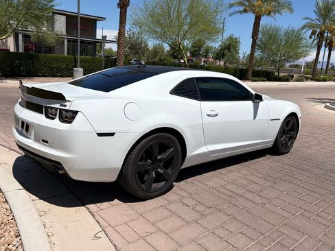 Used 2011 Chevrolet Camaro SS RWD image 3