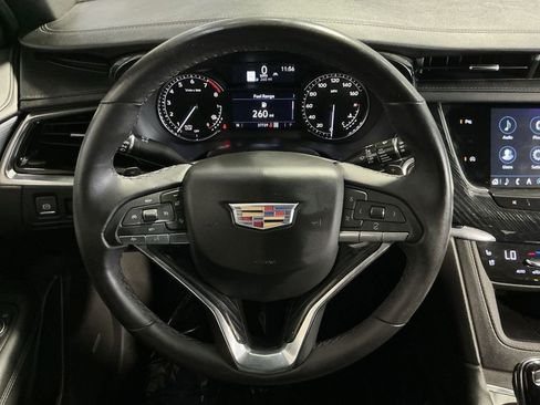 Used 2023 Cadillac XT6 Premium Luxury AWD/4WD image 17