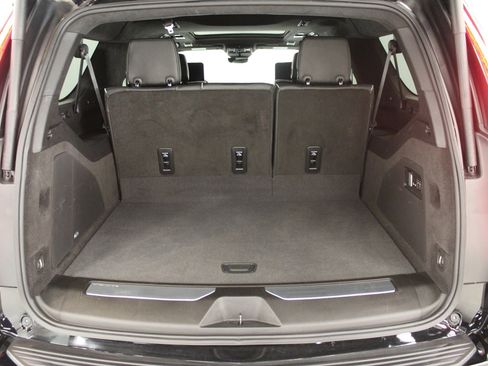 Certified 2023 Cadillac Escalade ESV V image 9