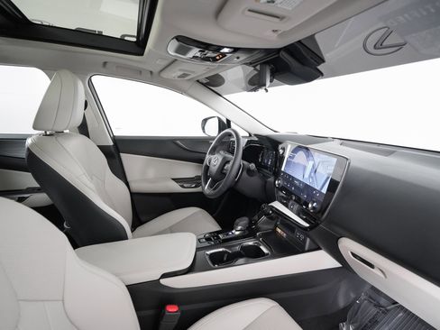 Certified 2025 Lexus NX 350 AWD w/ Luxury Package image 20