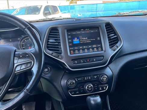 Used 2021 Jeep Cherokee Trailhawk w/ Technology Group image 6