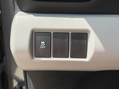 Used 2024 Honda Pilot LX image 12