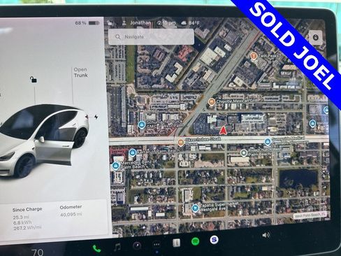 Used 2022 Tesla Model Y Long Range image 3