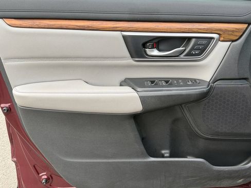 Used 2018 Honda CR-V Touring image 20