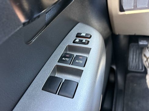 Used 2015 Toyota Sequoia SR5 AWD/4WD image 37