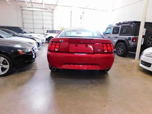 Used 2001 Ford Mustang GT RWD image 6