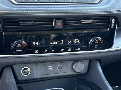 Used 2022 Nissan Rogue SV image 21