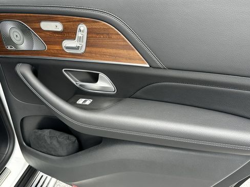 Certified 2025 Mercedes-Benz GLS 450 4MATIC image 19