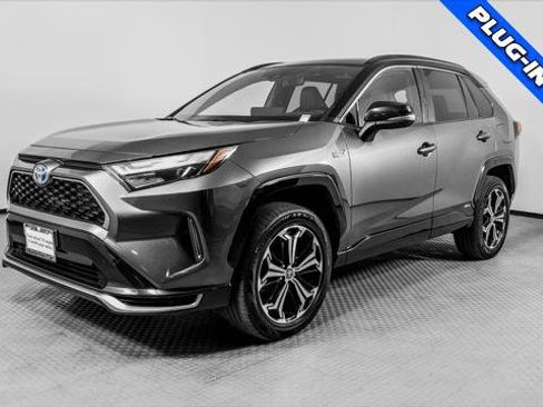 Used 2024 Toyota RAV4 XSE AWD/4WD image 2