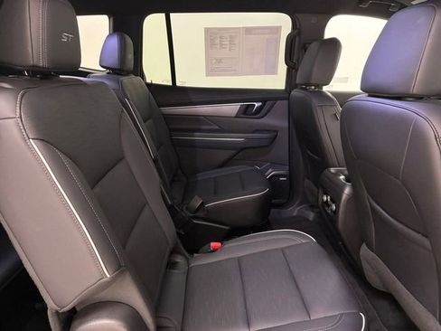 Certified 2025 Buick Enclave Sport Touring image 16