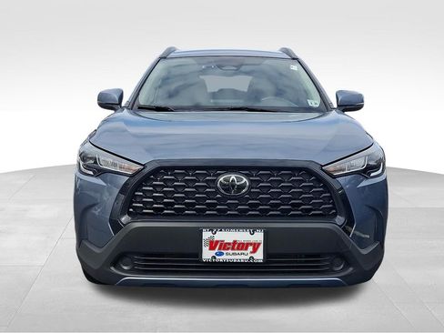 Used 2023 Toyota Corolla Cross LE image 2