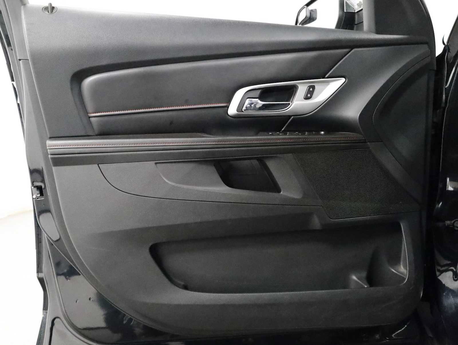 Used 2015 GMC Terrain SLE FWD image 16
