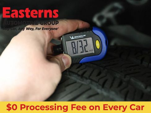 Used 2025 Jeep Wrangler Unlimited Sahara AWD/4WD image 23