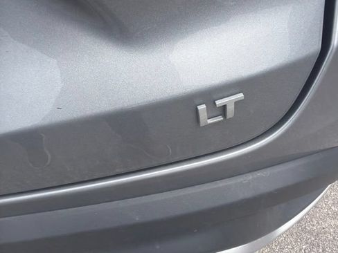 Used 2025 Chevrolet Trax LT FWD image 32