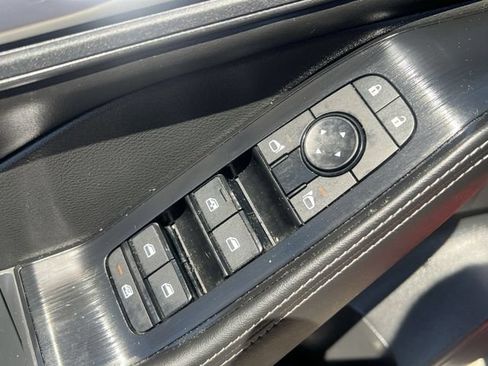 Used 2023 Nissan Rogue SV w/ SV Premium B Package FWD image 33
