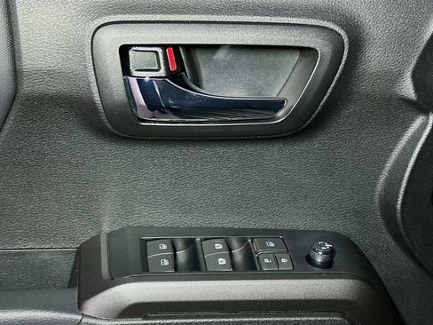 Used 2022 Toyota Tacoma TRD Sport w/ Technology Package AWD/4WD image 15