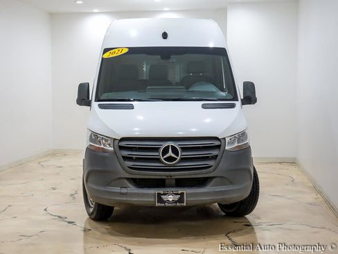 Used 2021 Mercedes-Benz Sprinter 2500 w/ Driver Convenience Package image 4