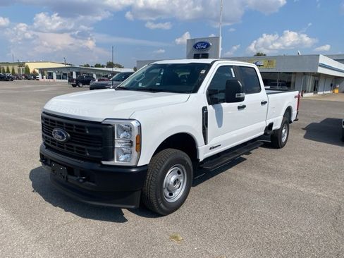 New 2026 Ford F250 XL w/ F-250 >10K GVWR Package image 2