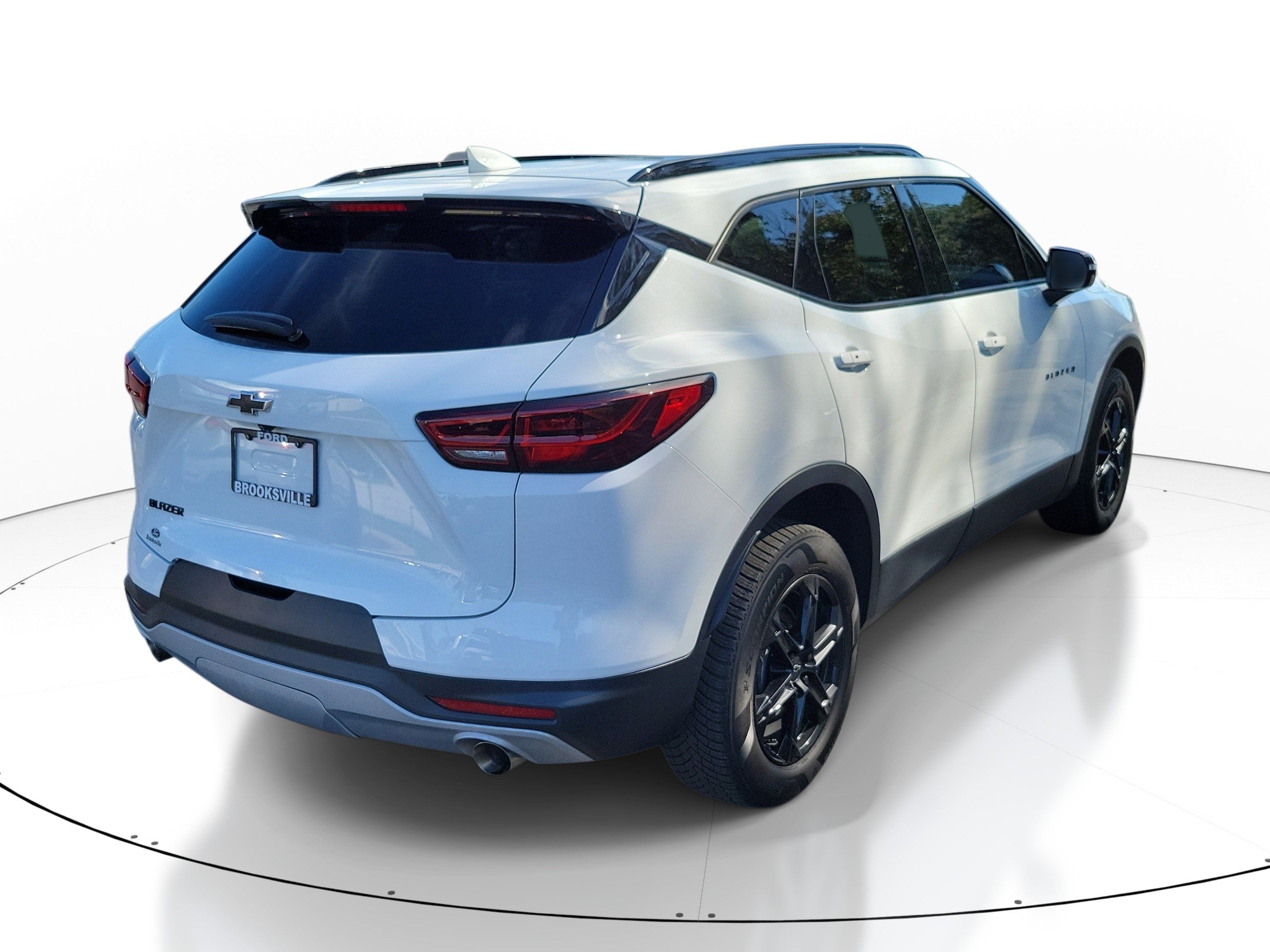 Used 2023 Chevrolet Blazer LT w/ Midnight/Sport Edition FWD image 2