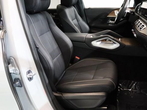 Used 2024 Mercedes-Benz GLS 580 4MATIC image 25