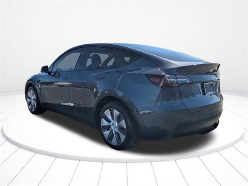 Used 2023 Tesla Model Y Long Range image 5
