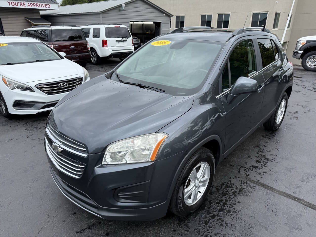 Used 2016 Chevrolet Trax LT w/ LT Sun and Sound Package AWD/4WD image 2