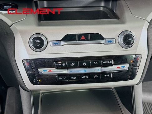 Certified 2022 Ford Explorer XLT w/ Equipment Group 202A image 22