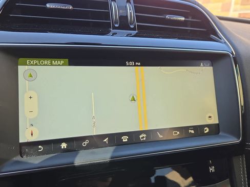 Used 2019 Jaguar F-PACE S image 20