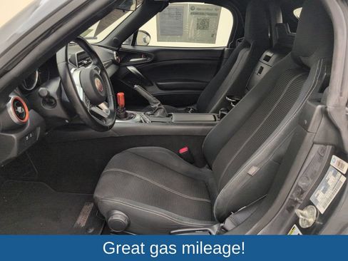 Used 2018 FIAT 124 Spider Classica RWD image 4