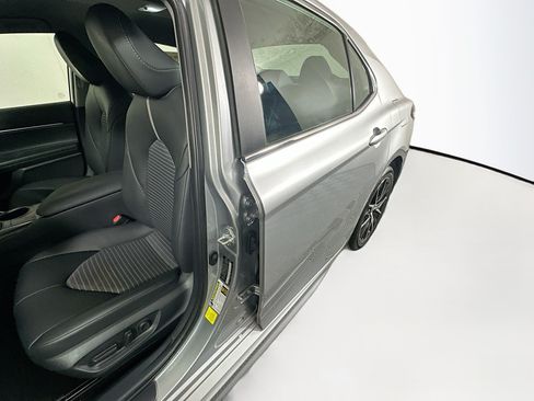 Used 2023 Toyota Camry SE FWD image 12