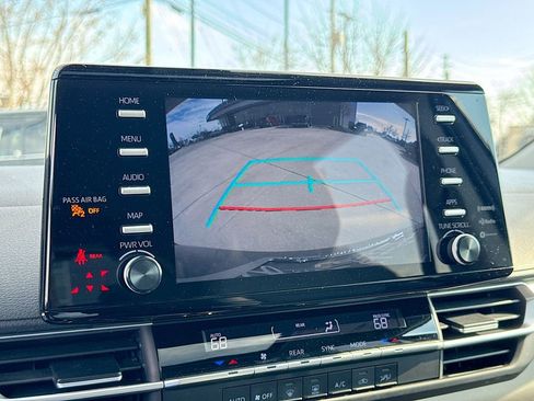 Used 2021 Toyota Sienna LE w/ LE Plus Package image 27