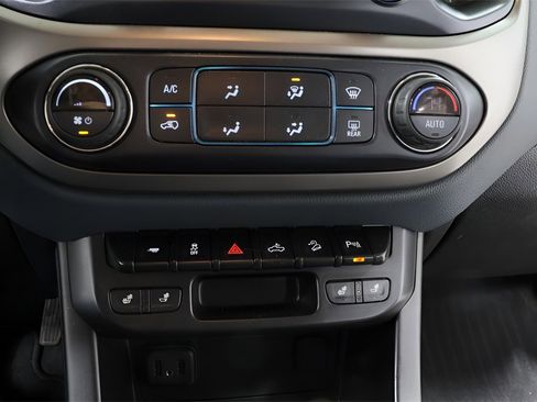 Used 2021 Chevrolet Colorado Z71 image 9