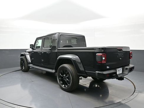Used 2022 Jeep Gladiator Overland image 8