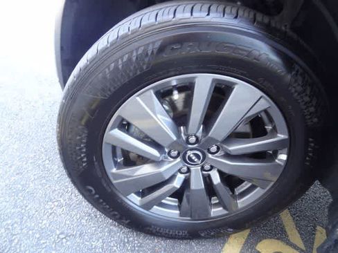 Used 2025 Nissan Pathfinder SV FWD image 40
