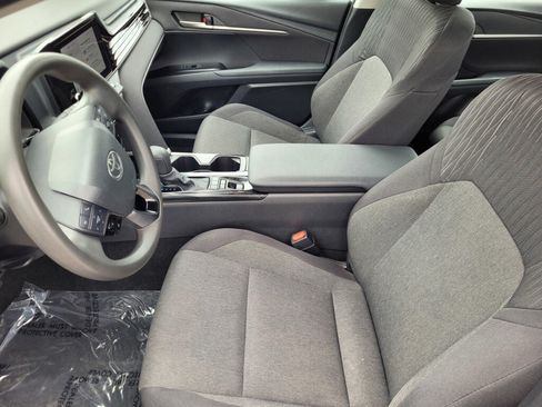Used 2025 Toyota Camry LE FWD image 11