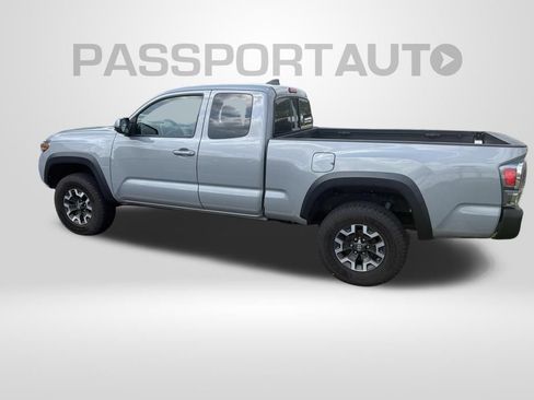 Used 2019 Toyota Tacoma TRD Off-Road AWD/4WD image 9