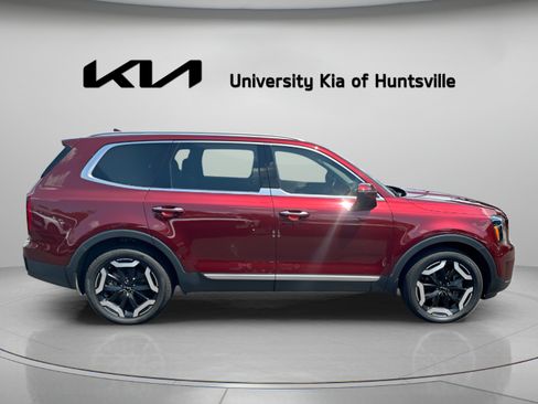Used 2024 Kia Telluride S w/ S Sunroof Package FWD image 9