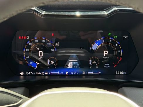 Used 2025 Chevrolet Colorado ZR2 w/ Midnight Edition AWD/4WD image 47