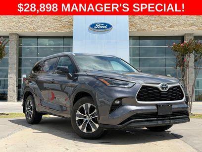 Used 2021 Toyota Highlander XLE