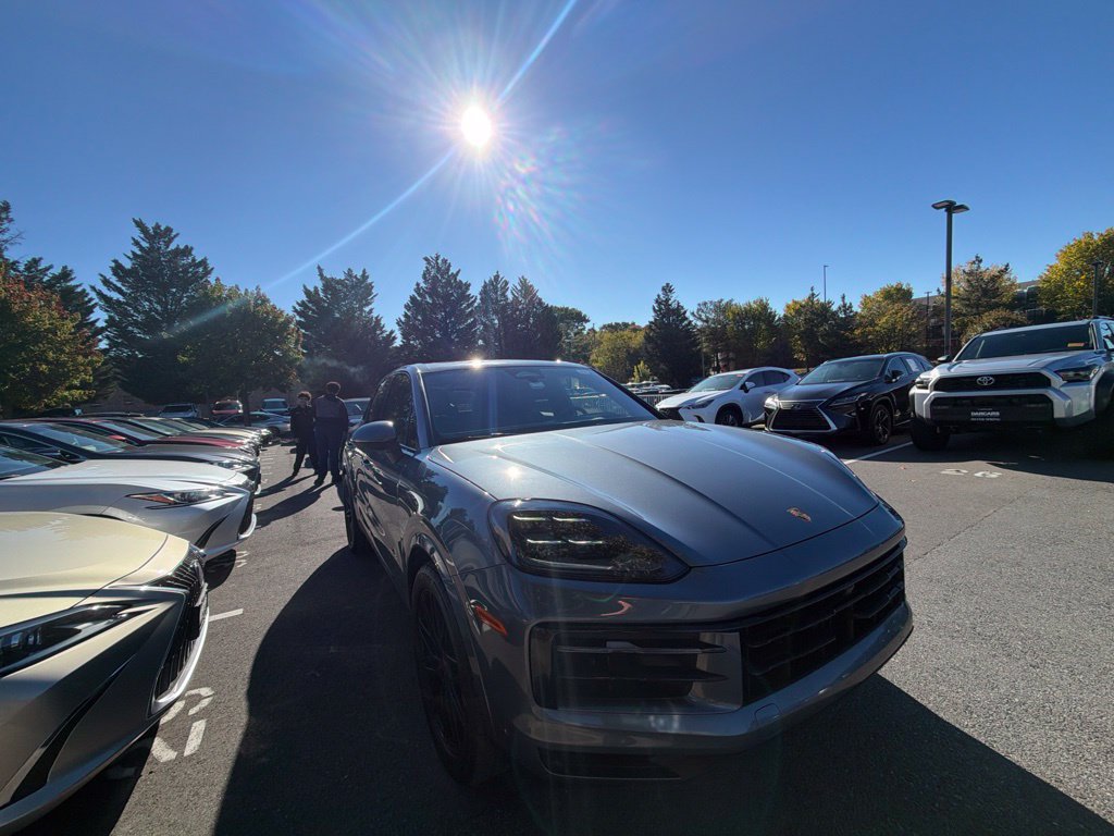 Used 2026 Porsche Cayenne S AWD/4WD image 5