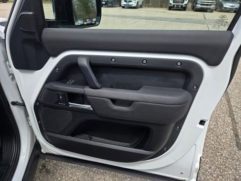 Used 2025 Land Rover Defender 110 S AWD/4WD image 10