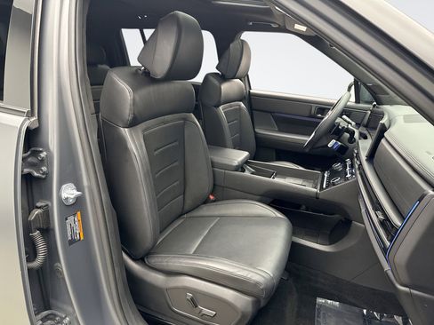 Used 2025 Hyundai Santa Fe Calligraphy image 17